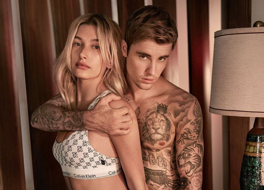 La pareja protagoniza campaña de aniversario de la firma Calvin Klein    Foto: Instagram
