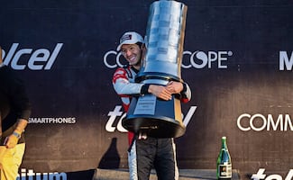 La razón por la cual Alex de Alba corre con el número 14