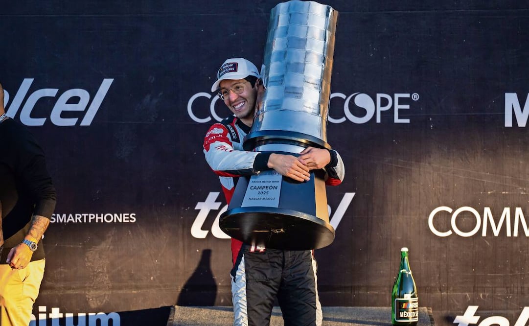 Agradece no haber hecho carrera como futbolista, sino como piloto. Foto: NASCAR