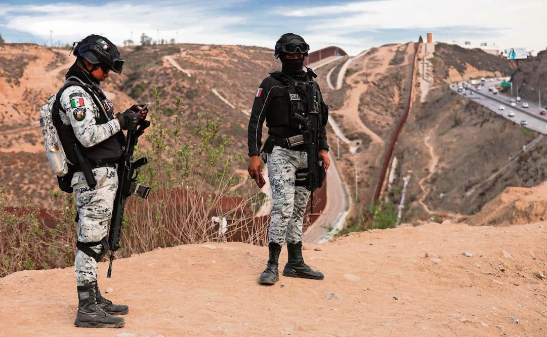 Efectivos de la Guardia Nacional vigilan la frontera de México en Tijuana, a fin de disuadir a la gente que intenta pasar al lado estadounidense por el peligro que representa. (24/01/2025) Foto: Diego Simón Sánchez | El Universal