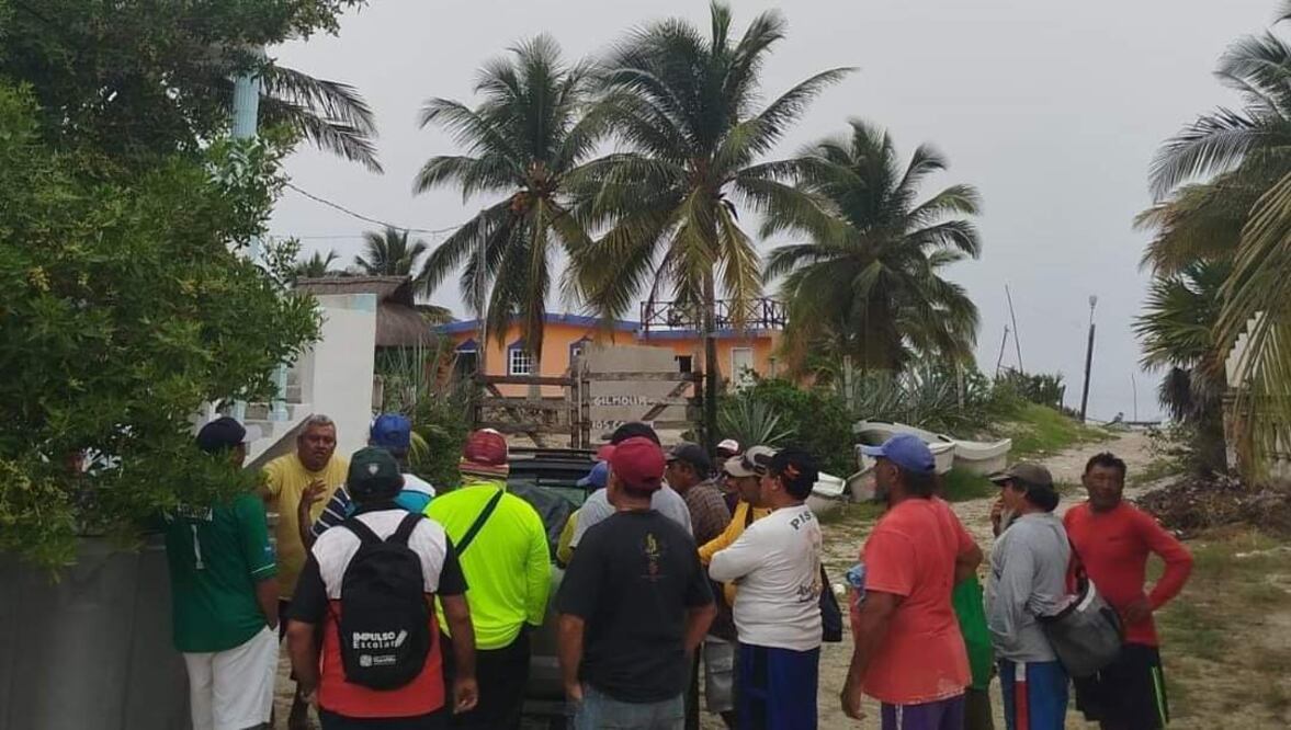 Pescadores yucatecos dieron un ultimátum de 24 horas a buzos foráneos que capturan pulpo de manera ilegal en los puertos de Santa Clara y Dzilam de Bravo.