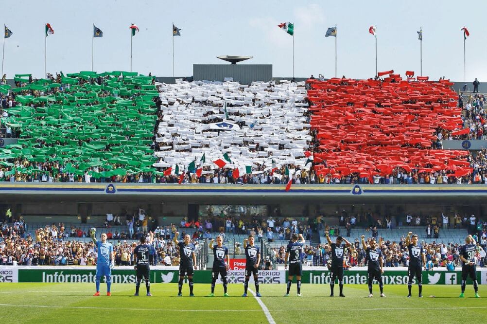 La tribuna en el estadio de CU mostró el apoyo a México (CLUB UNIVERSIDAD)