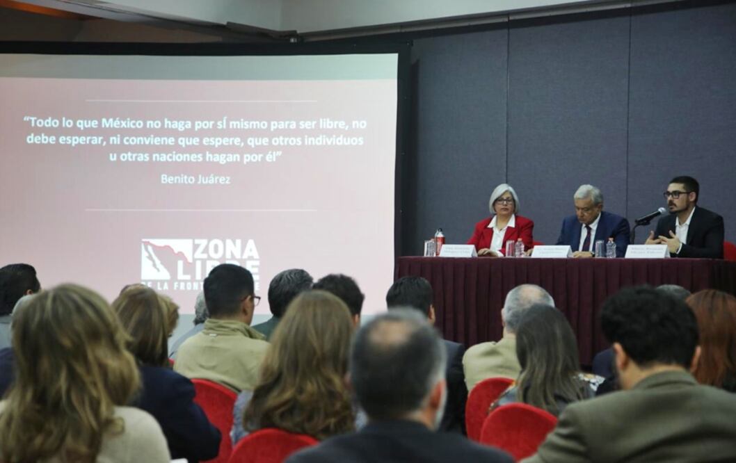 López Obrador lanzó esa advertencia debido a que el plan de la frontera incluye bajar el IVA al 8% y el ISR al 20%.Foto: Especial