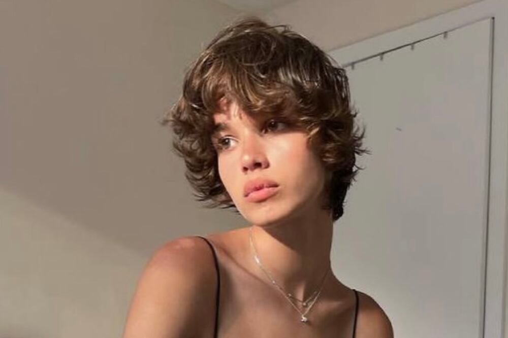 El "Christy cut" resurge como un estilo sofisticado para mujeres maduras. Foto: Instagram @salonlouisvictor