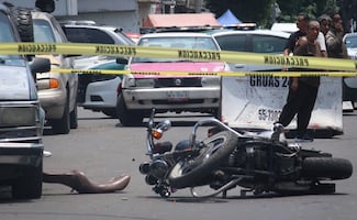 Balean a motociclista en calles de alcaldía Iztacalco; resulta lesionado