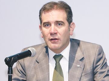 INE no tiene recursos para revocación de mandato, mas lo descalifican "vulgar y arteramente": Córdova