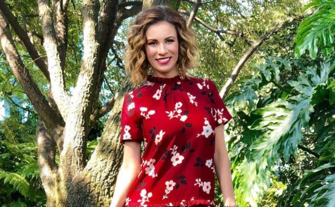 Para despedirse de su programa, Ingrid optó por un vestido floreado y con pequeños holanes discretos. Foto: Instagram