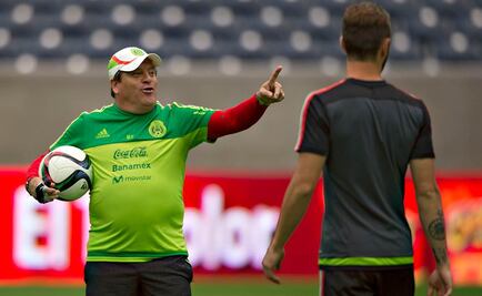 Herrera ahora probará esquema táctico 4-4-2