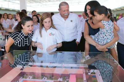 Entregan centro para la capacitación de mujeres