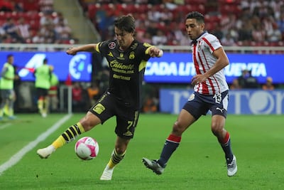 Chivas cae ante Monarcas en el estadio Akron
