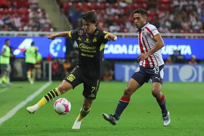 Chivas cae ante Monarcas en el estadio Akron