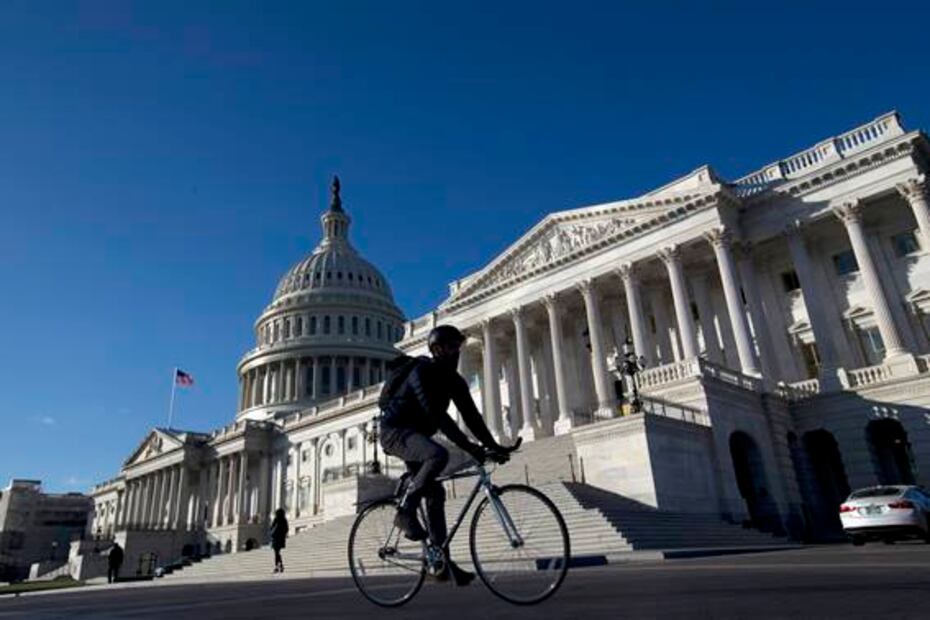 Pelosi pide a Congreso redactar cargos para juicio político contra Trump