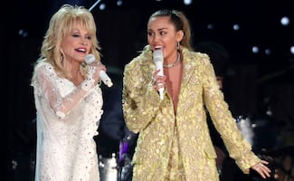 Miley Cyrus se despide con emotivas palabras de su 'tía' Dolly Parton: "Tengo un ángel a mi lado"