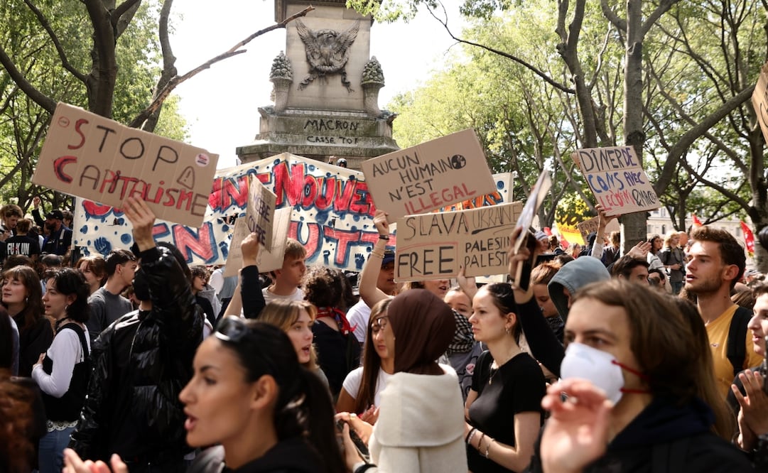 Manifestantes y sindicalistas se reúnen para una manifestación contra las medidas de austeridad tras un llamado a la acción del colectivo 'Bloquons tout' (Bloquear todo) en la plaza 'Place du Chatelet' en París, Francia, el 10 de septiembre de 2025. Foto: EFE