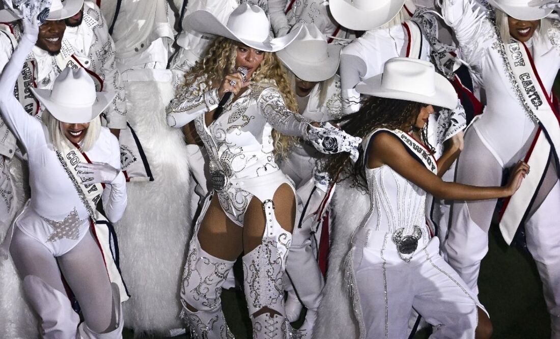 Beyoncé gana premio por su presentación en el "Beyoncé Bowl" Foto: AP
