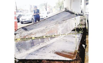 Cae viga del segundo piso de Periférico