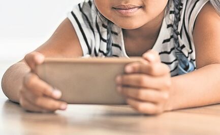 Investigan a niña por “acosar” vía Whatsapp a su maestra de kinder en Coahuila