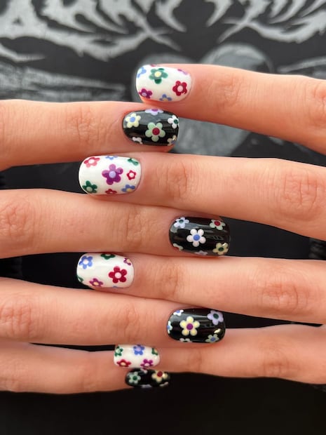El diseño de uñas de temporada son las flores. Foto: Unsplash @nailsbyheather.errington