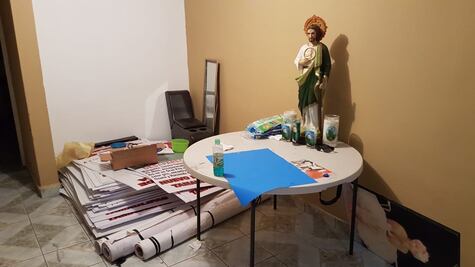 Hallan arsenal y pancartas contra la Marina en Nuevo Laredo