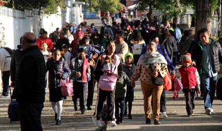 Uniformes, cuaderno y papelería; esto gastarán capitalinos en el regreso a clases