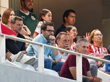 Liga MX: Diego Cocca asiste a la gran final entre Chivas y Tigres acompañado de Duilio Davino y Rodrigo Ares de Parga