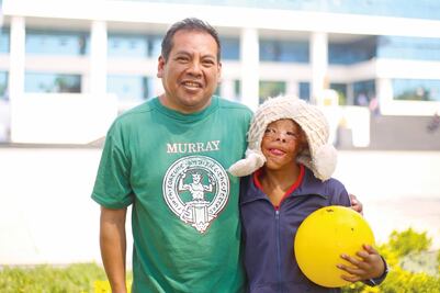 Juanito, niño marginado por tener quemaduras 
