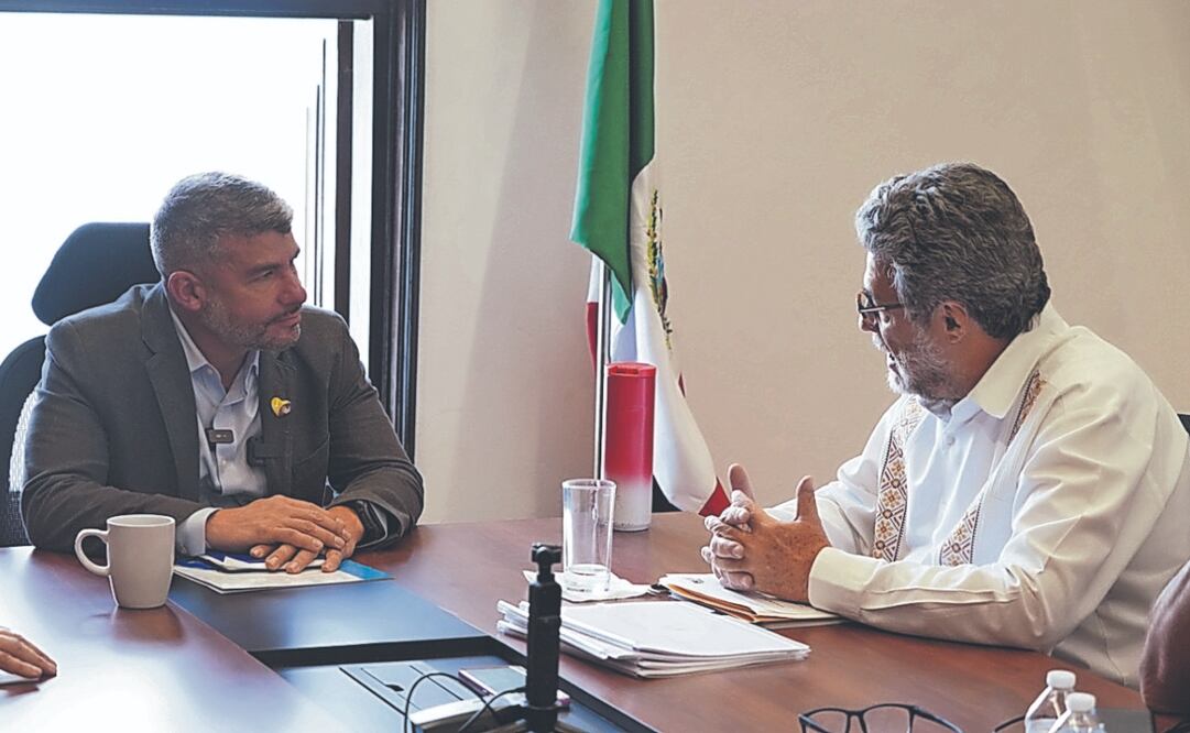 El alcalde Mauricio Tabe se reunió con funcionarios de la Autoridad Educativa Federal de la CDMX. Foto Especial