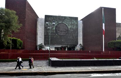 Trabajadores de San Lázaro suspenden labores la próxima semana por contingencia