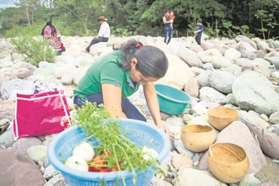 Caldo de piedra, en Oaxaca preservan legado gastronómico