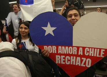 La "paradoja" de Chile: 3 factores para entender el rechazo a nueva Constitución cuando casi el 80% estaba a favor