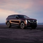Cadillac ESCALADE IQ: Potencia, lujo y sostenibilidad en un solo vehículo eléctrico