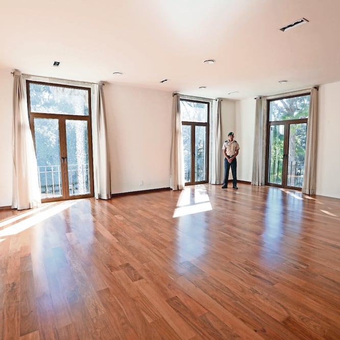 Ante la ausencia de muebles y menaje, mobiliario de oficina y salas de gabinete, detectados por el equipo de transición, el gobierno federal dijo que la relación de artículos está siendo revisada por la Oficina de la Presidencia.Foto: ARCHIVO EL UNIVERSAL