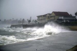 "Arthur" es la primera tormenta del Atlántico; se forma frente a las costas de Texas