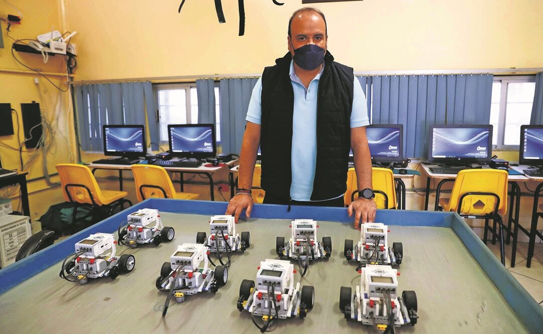 Rodolfo Carcaño Araujo. Subdirector de la escuela primaria Mi Patria es Primero. Fotos: Diego Simón Sánchez. EL UNIVERSAL