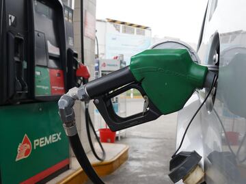 Cuál es la mejor hora para ponerle gasolina a tu auto en época de calor