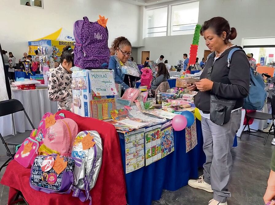 La Canaco CDMX estimó que durante el regreso a clases habrá una derrama económica de 5 mil 196 millones de pesos. Foto: de Rafael García. El Universal