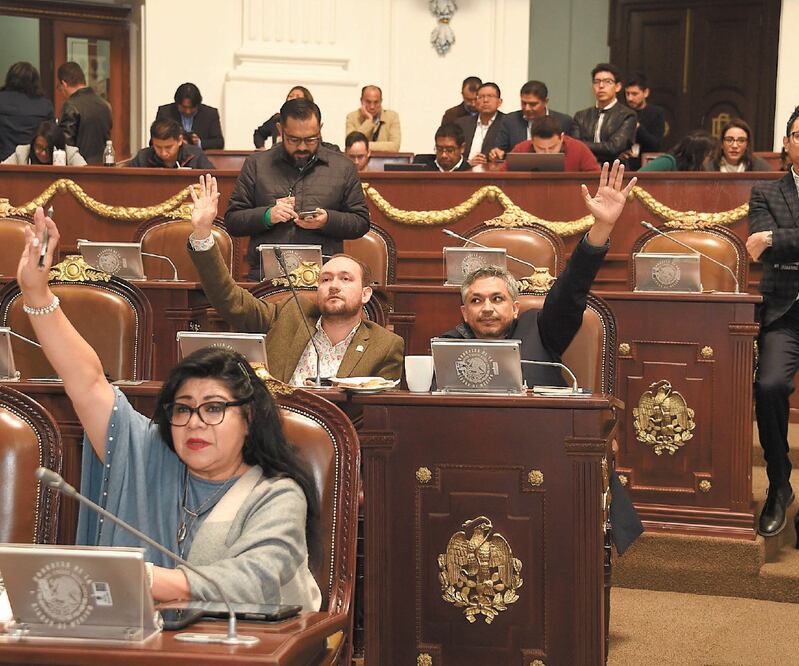 La derogación, en el Congreso capitalino, de la figura de diputado migrante es una regresión en los derechos político-electorales, precisó Fuerza México. Foto: ARCHIVO EL UNIVERSAL