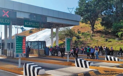 Detienen a 30 jóvenes por intentar tomar caseta en Autopista del Sol