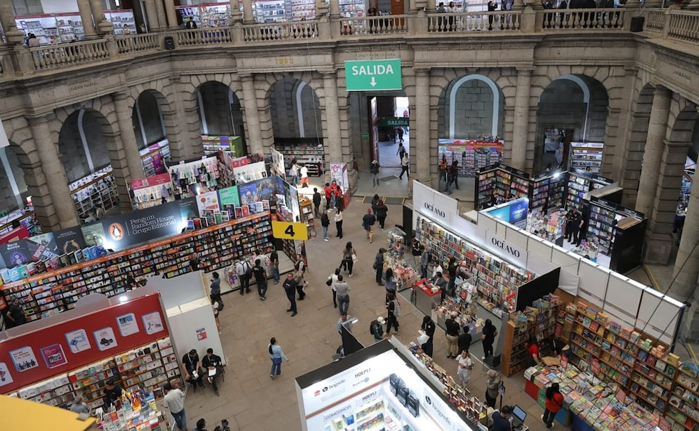 Se llevó a cabo la inauguración de la edición 47 de la Feria Internacional del Libro del Palacio de Minería. El evento contó con la presencia de la jefa de gobierno, Clara Brugada. Foto: Gabriel Pano / EL UNIVERSAL