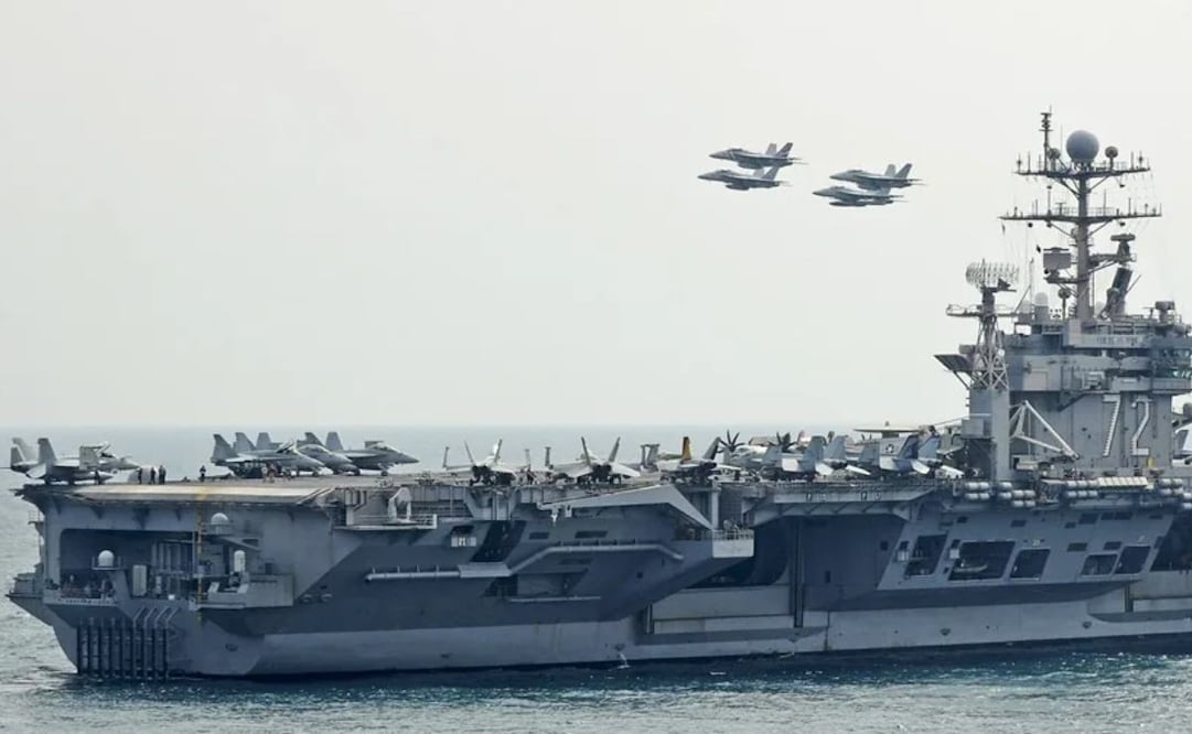 Vista del portaaviones USS Abraham Lincoln, que el presidente de Estados Unidos, Donald Trump, envió a aguar cercanas a Irán. Foto: EFE