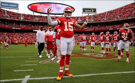 Mahomes apunta a jugar en el Azteca; se recupera de su lesión