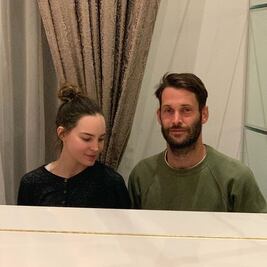 Belinda presume a su primo, el reconocido diseñador francés Jacquemus