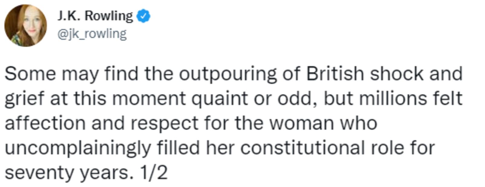 J. K. Rowling y el Oso Paddington, personaje ficticio de la literatura inglesa, despiden a la reina Isabel II