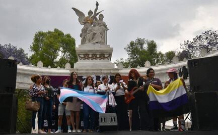 "No más Quadris, no más Teresas Castell": marchan activistas LGBT contra discursos de odio en CDMX
