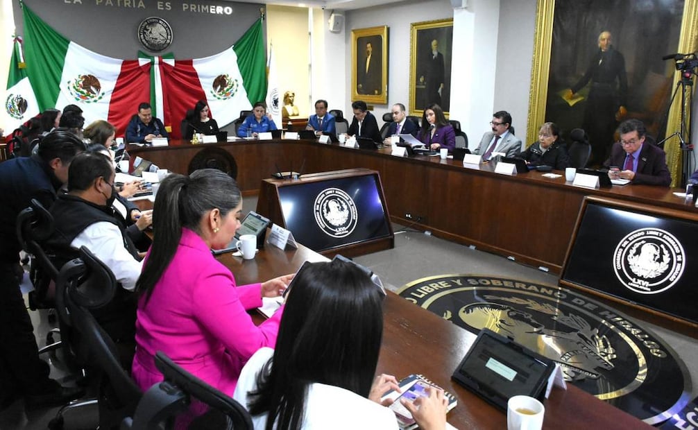 Con 25 votos a favor, tres en contra y seis abstenciones, fue aprobado el llamado “Plan B” electoral en el estado de Hidalgo.
Foto: Especial.