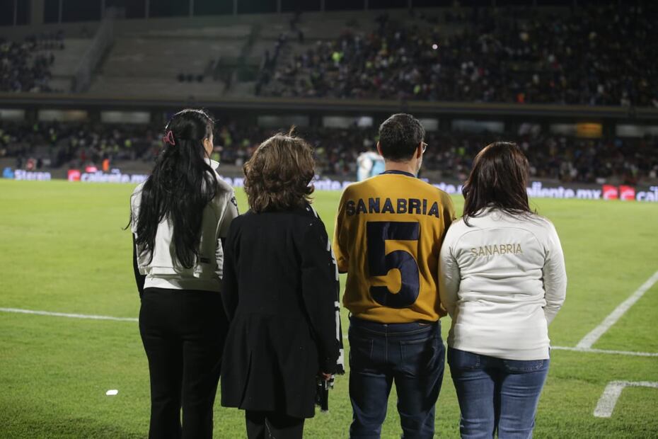 Pumas rinde homenaje a Héctor 'Capi' Sanabria - Foto: Carlos Mejía