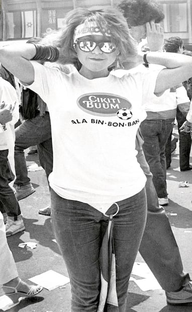 Durante la justa futbolera, la afición mostró su cariño generalizado por "La Señorita Chiquitibum" en los partidos. Archivo EL UNIVERSAL.