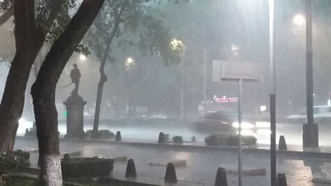 Reportan lluvia en centro, oriente y poniente del DF