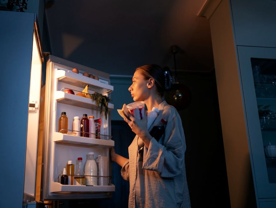 Conoce estos trucos para eliminar los malos olores del refrigerador. Foto: Freepik