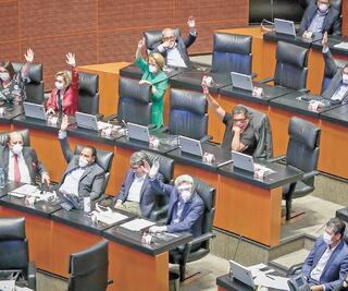 Detenidas, reformas de AMLO ante virus